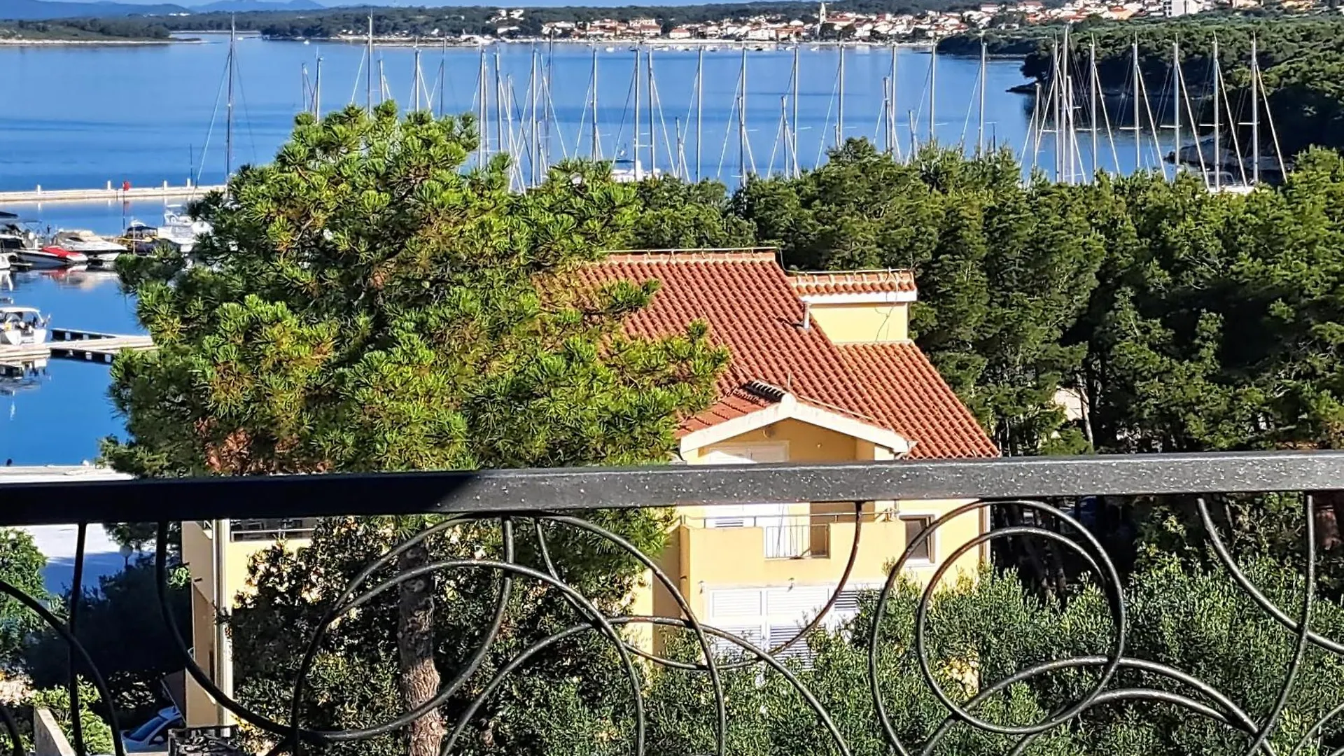 Oleandra Apartments Drage Croatia
