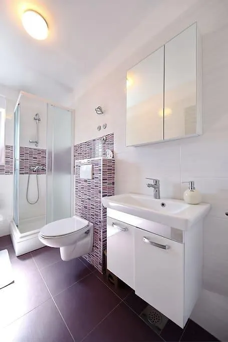 Oleandra Apartments Drage Croatia