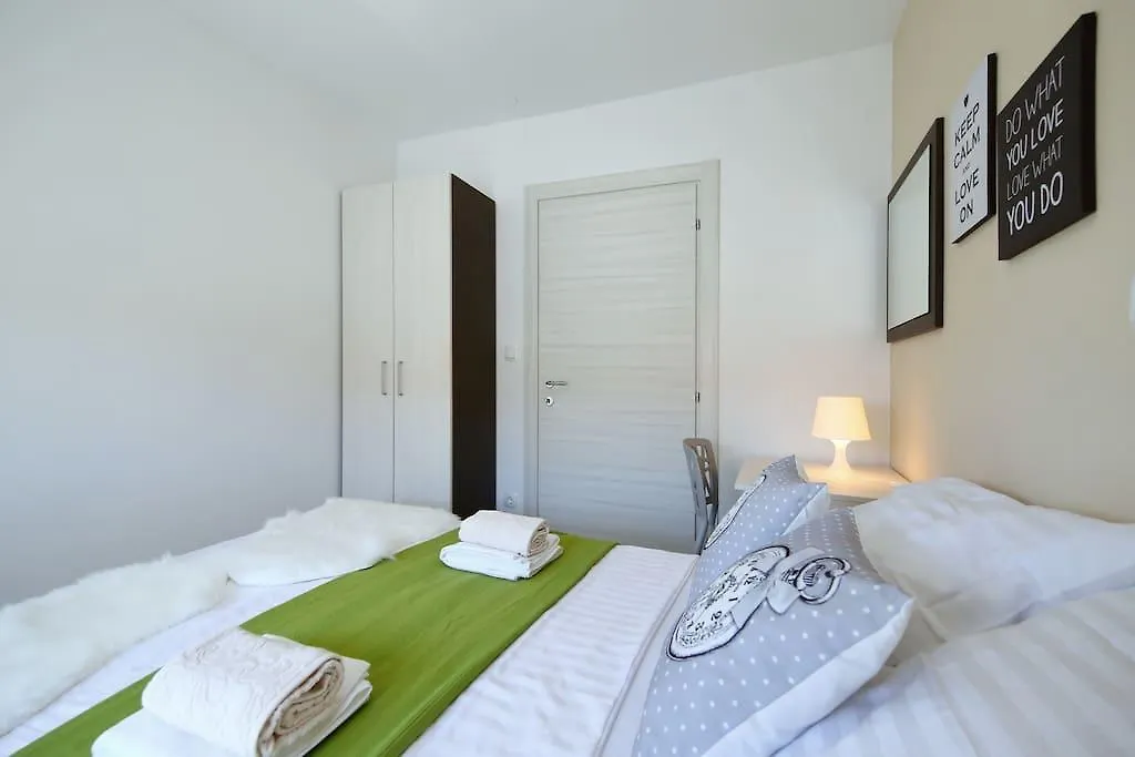 Oleandra Apartments Drage